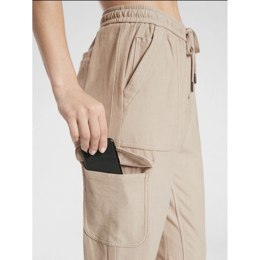 NWT Athleta Farallon Cargo Crop Size 6T Taupe‎ - Picture 3 of 9